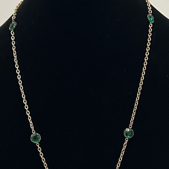 Vtg Pendant Station Necklace Emerald Green Glass Stones Diamond-Shaped Filigree - Picture 5 of 7